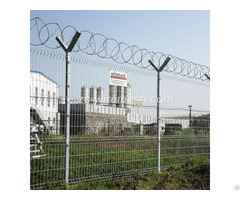 Barbed Wire With Buckled Blade