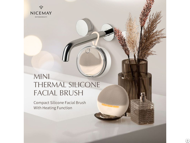 New Arrival Compact Silicone Facial Cleansing Massager Brush With Heating