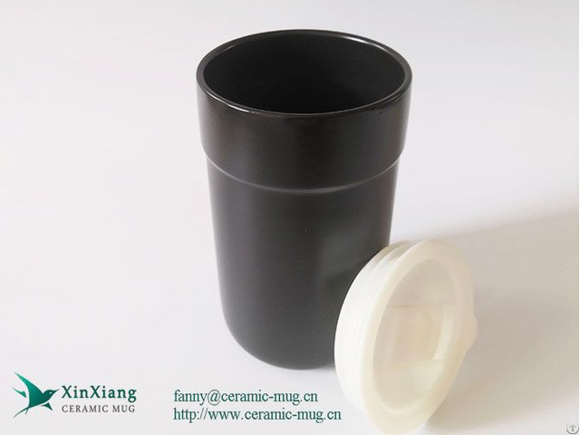 Customized Black Glossy Ceramic Coffee Mug With Insulated Cushion