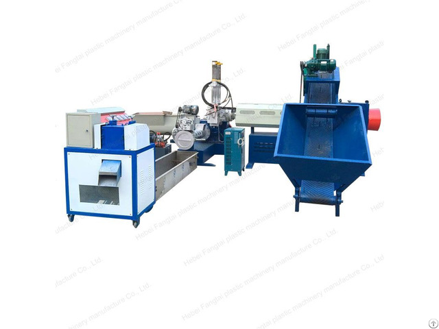 A Plastic Granulating Machine