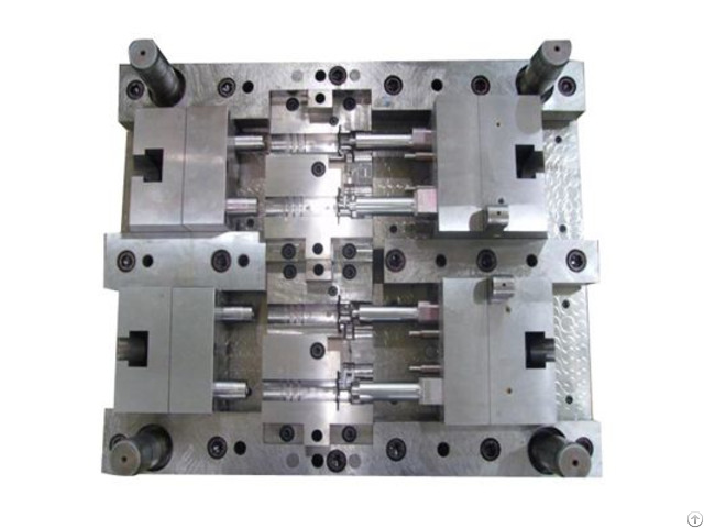 Plastic Injection Mold Making For Long Tube