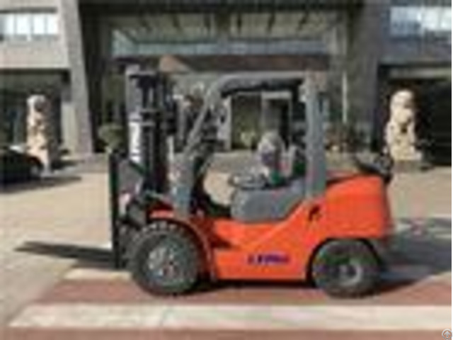 Epa Approved Gas Forklift Truck Material Moving Equipment For Distribution Center