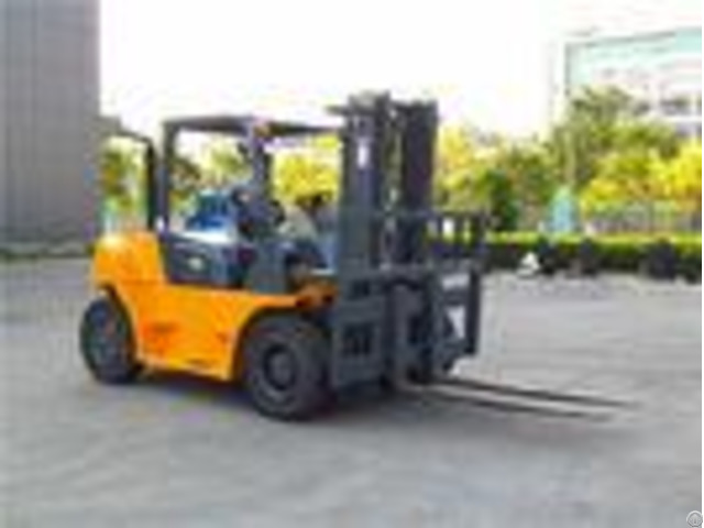 5000kg Rated Capacity Diesel Forklift Truck With Dual Front Tires