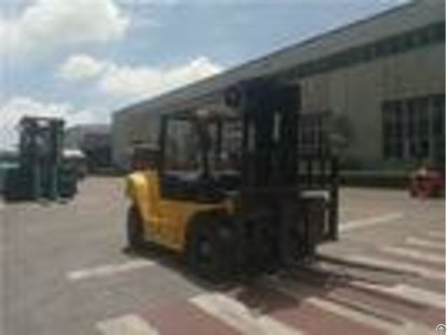 Chinese 8 Ton Diesel Forklift Truck With 4 5m Triplex Mast 2270mm Fork Length