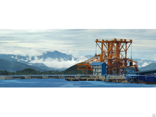 China Famous Brand Quayside Mobile Container Crane Ship Loader Unloader