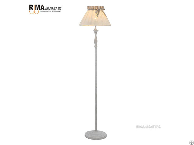 China Factory Steel Painting White Floor Lamp For Living Room