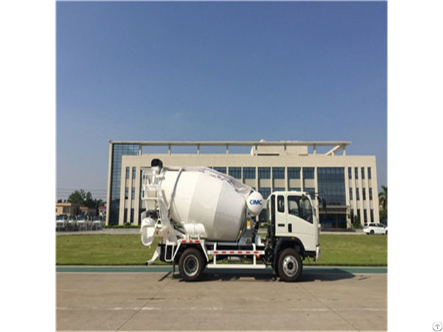 Hot Selling Cnhtc Chassis 5cbm Concrete Mixer Truck Manufacturer