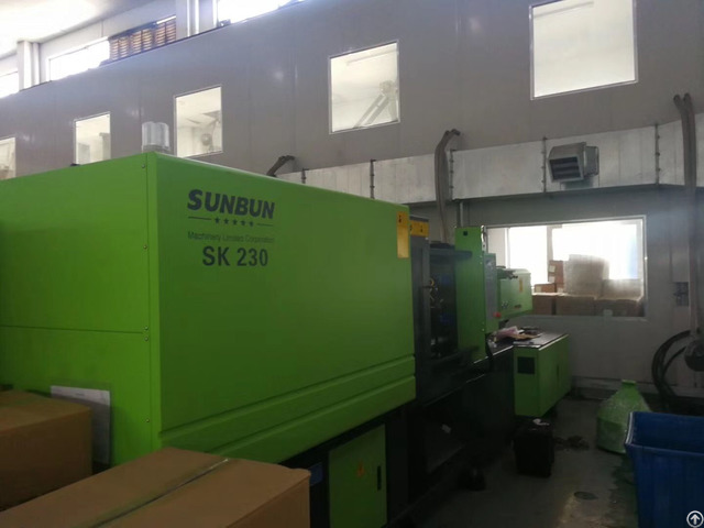 Sunbun 230t Central Locking Strucuture Injection Molding Machine